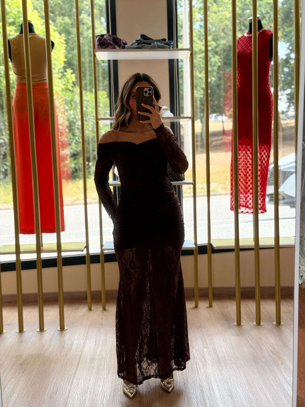 Vestido rendado manga comprida